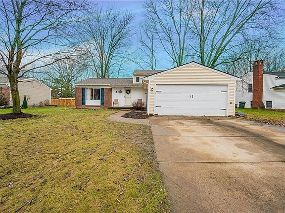 2nd image of 26920 Oxford Park Ln