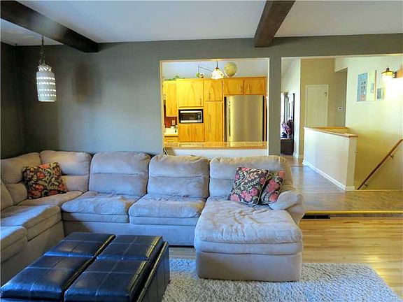 5th image of 2226 Brentwood Ln