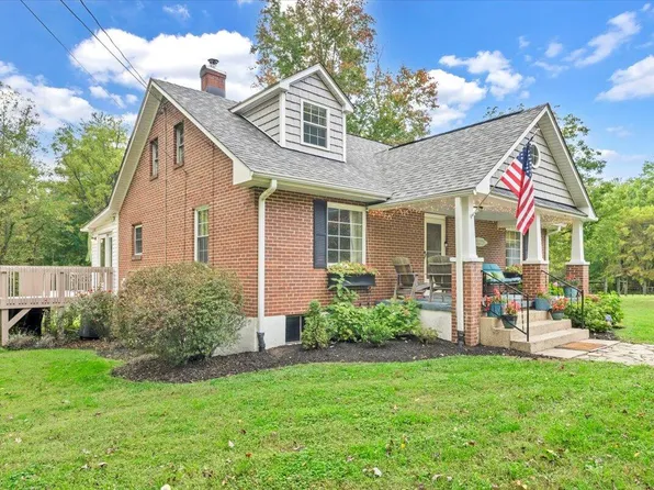 2910 Carvins Cove Rd, Salem, VA 24153