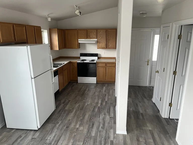 606 Prairie Ave — Photo 5