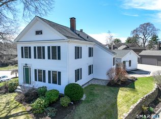 5 Hollister Way N, Glastonbury, CT 06033