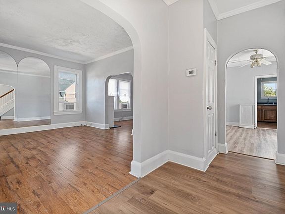 5th image of 3203 Glen Ave
