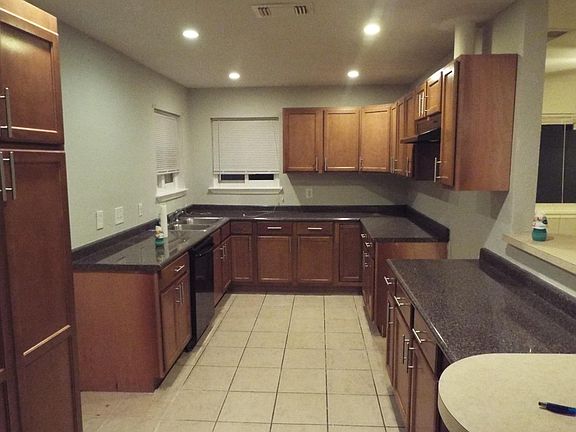 2nd image of 3823 Monmouth Ln