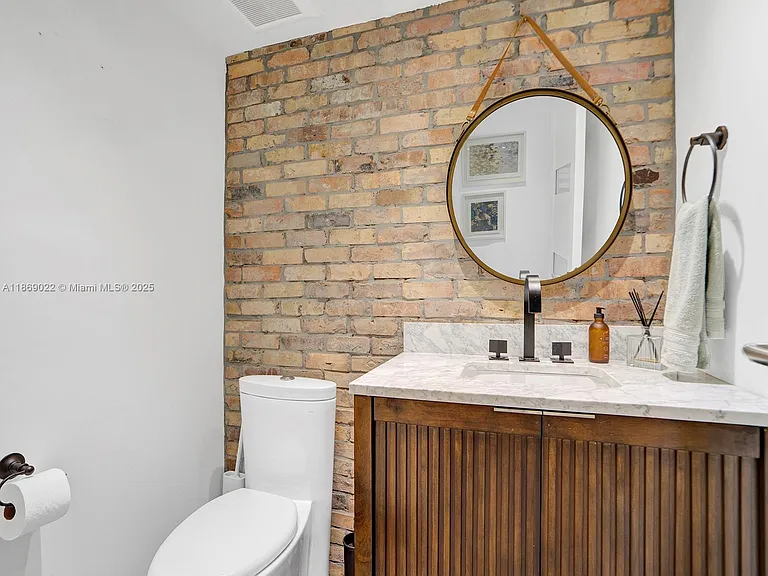 201 Crandon Blvd #176 — Photo 45