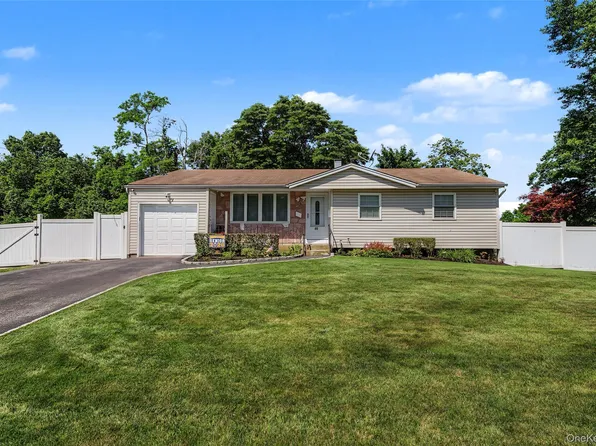 46 Oakland Avenue, Central Islip, NY 11722