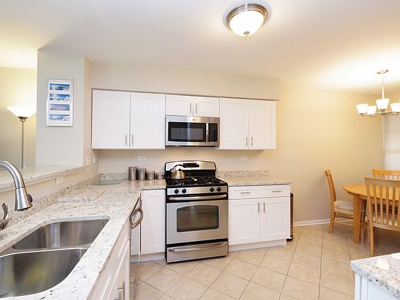 3rd image of 8936 Heathwood Cir #C1