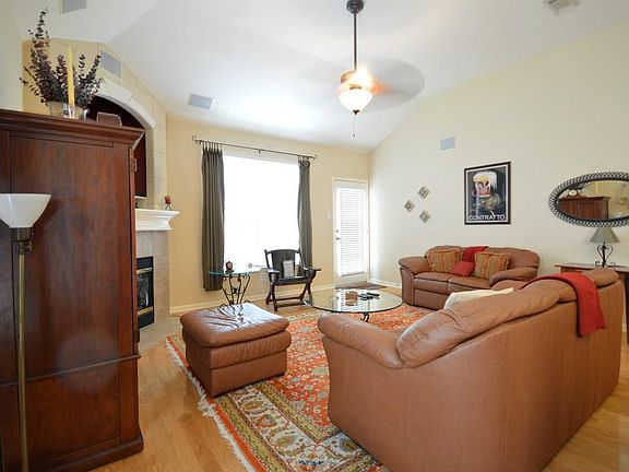 4th image of 17307 Stratford Green Dr