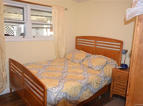 2nd image of 109 Douglas Dr