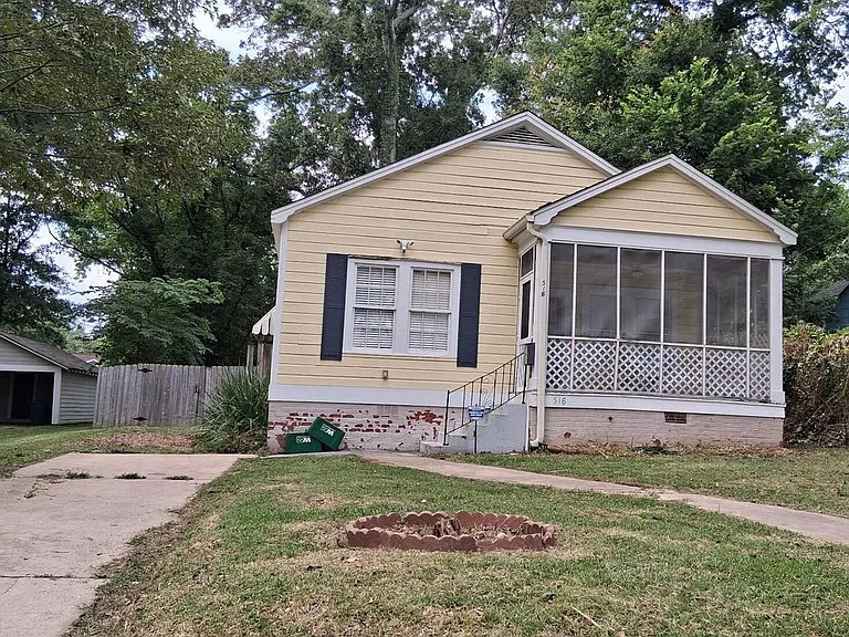 516 Hartfield St — Photo 1