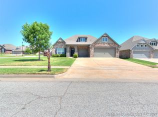2602 W Van Buren Cir, Broken Arrow, OK 74011