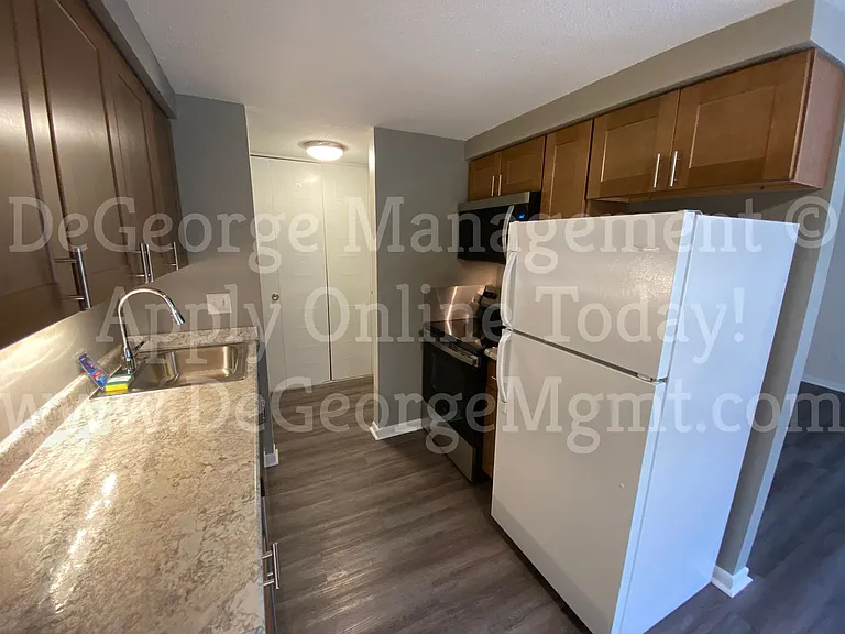 Avalon Apartments — Photo 31