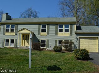 1005 Merlins Ct, Herndon, VA 20170