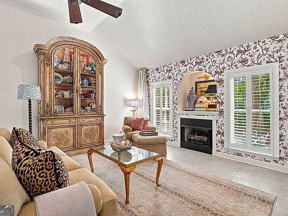 5th image of 102 Northwind Dr