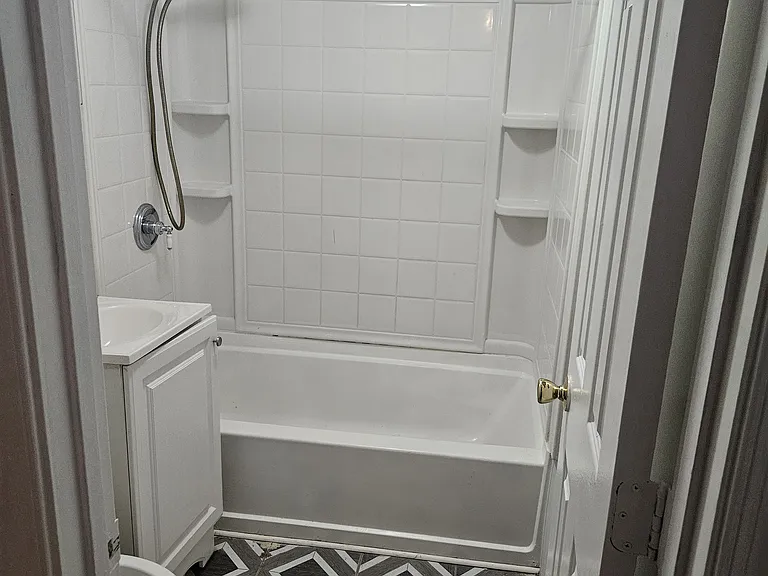 805 Eastern Ave — Photo 57