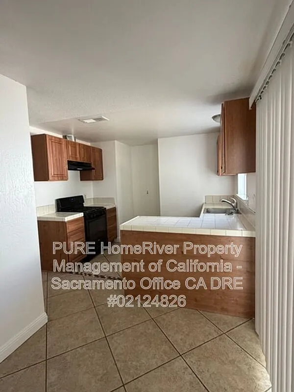 4 bed, 2.0 bath, 1209 sqft, $2,495 — Photo 2