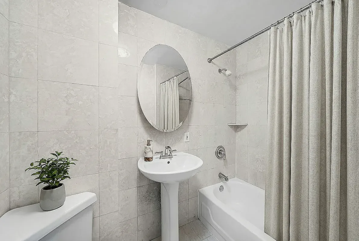 240 West 73rd Street — Photo 3
