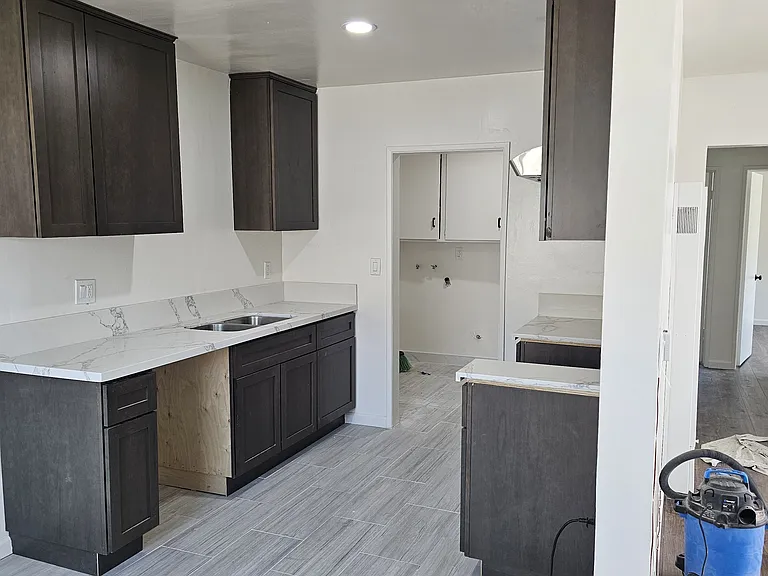 14626 S Budlong Ave #B — Photo 8
