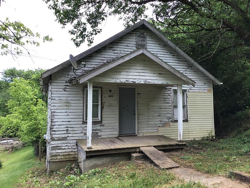 1st image of 532 Center St