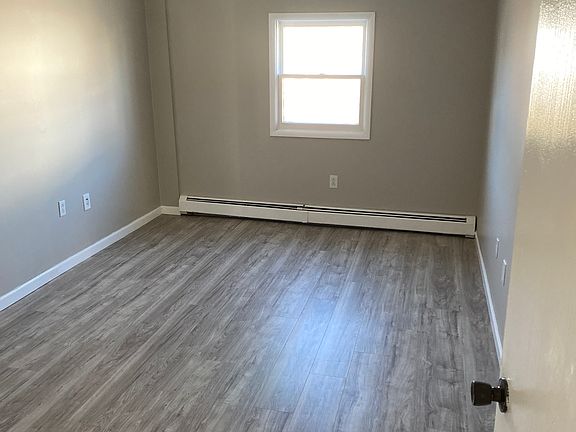 4th image of 527 Susquehanna Ave #1