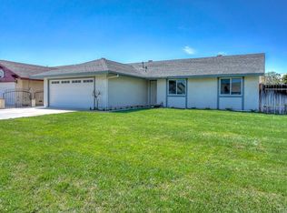 10715 Hollenbeck Dr, Riverside, CA 92505