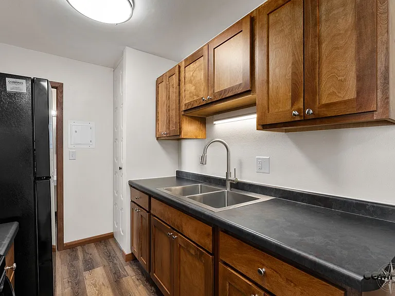 1025 W. MacArthur Avenue — Photo 25