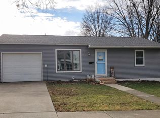 409 W North St, Polo, IL 61064