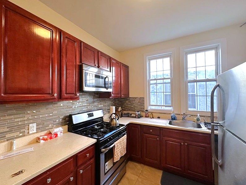 1st image of 2527 46th St APT 2