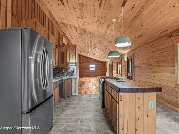 415 E 2nd St, Rifle, CO 81650