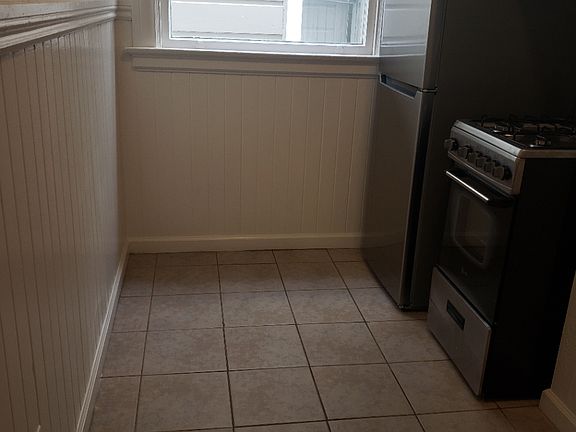 5th image of 119 Haight St APT 12