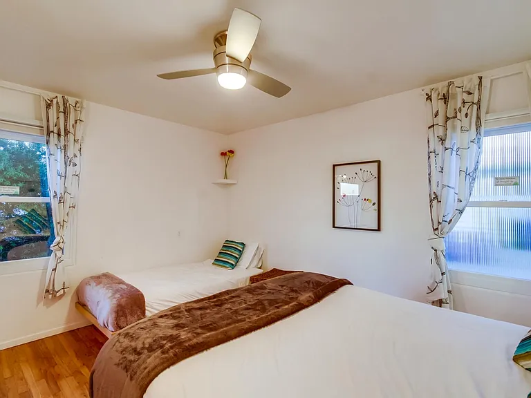 4624 Bermuda Ave — Photo 35