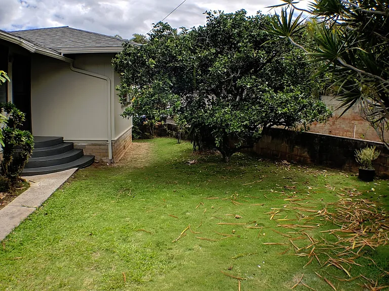 55 Akamu Pl — Photo 3