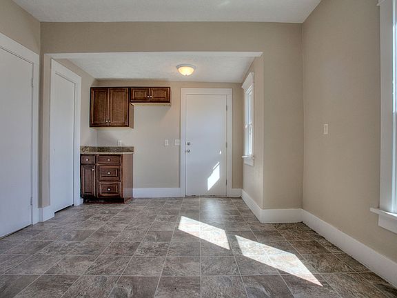 4th image of 615 N 45th St