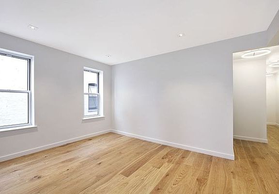 2nd image of 366 Montgomery St #43