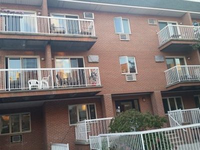 2246 84th St APT 3B, Brooklyn, NY, 11214