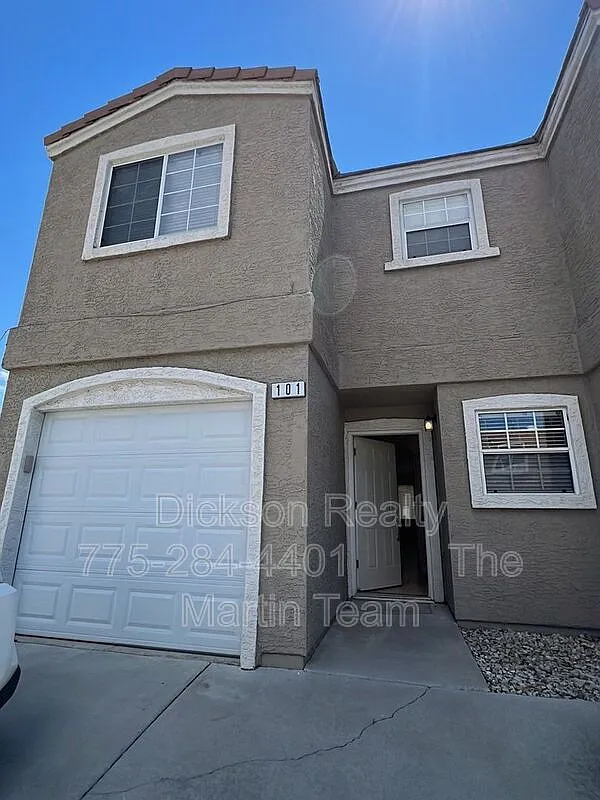 2 bed, 2.5 bath, 1143 sqft, $2,000 — Photo 1