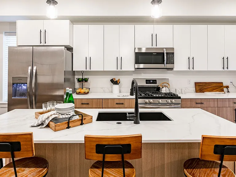 Central Heights Townhomes — Photo 46