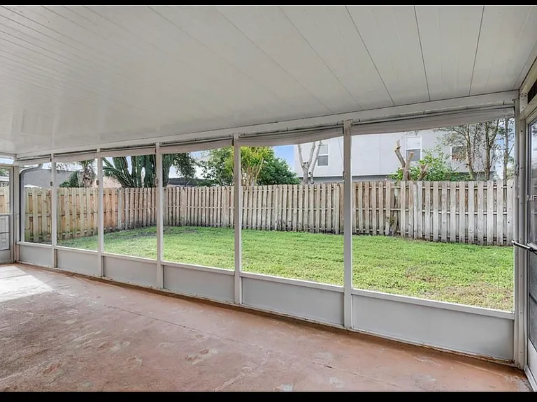 4412 Stonefield Dr — Photo 10