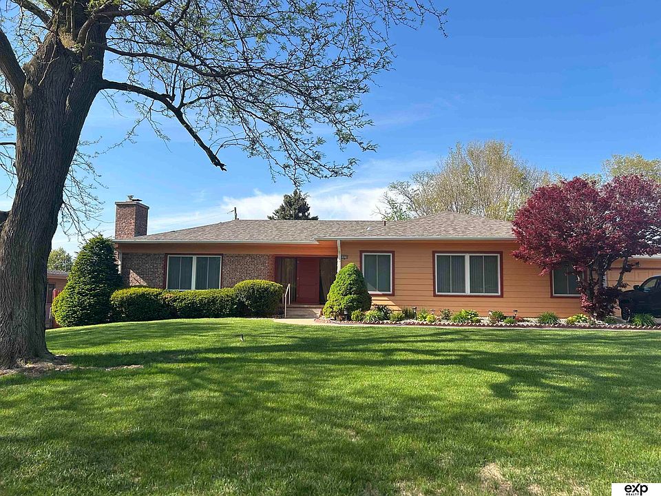 1st image of 10276 Fowler Ave