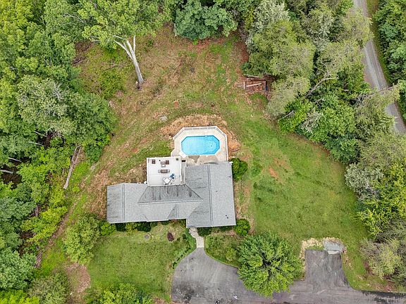 4th image of 304 Blazing Ridge Dr #0