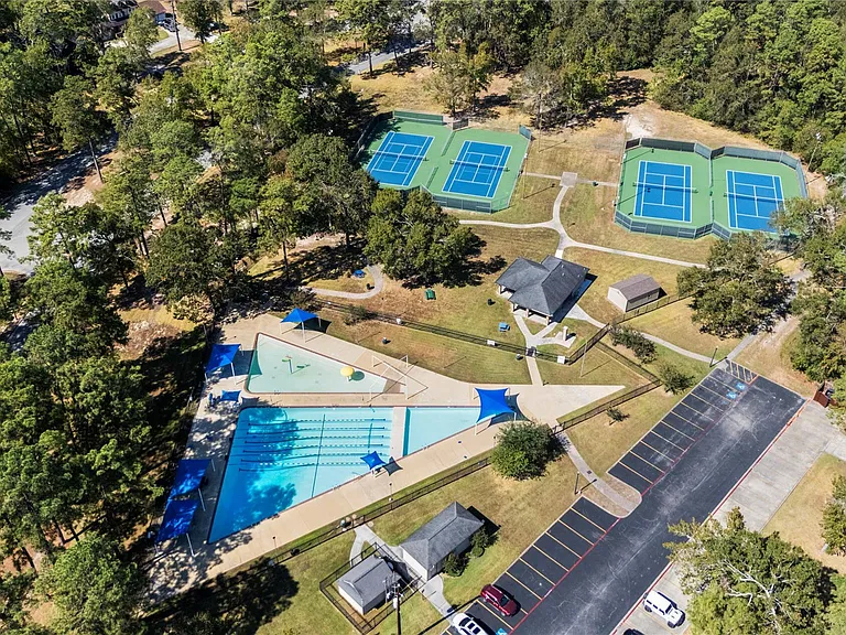 16127 Fairway Creek Cir — Photo 35