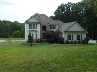 260 Red Dog Dr, Mooresville, NC 28115