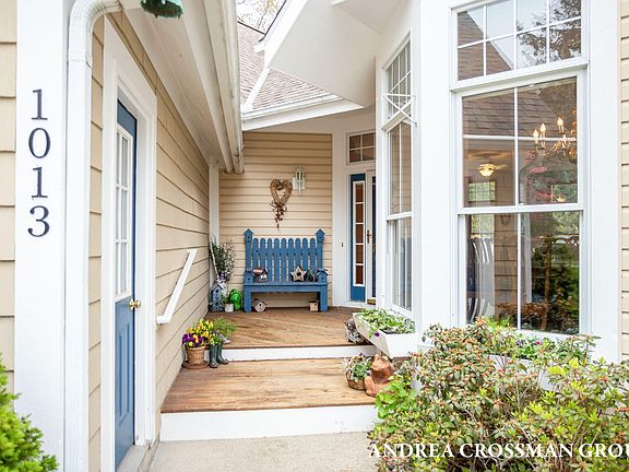 5th image of 1013 Pebble Stone Ct
