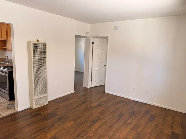 16711 Prairie Ave #2 — Photo 9