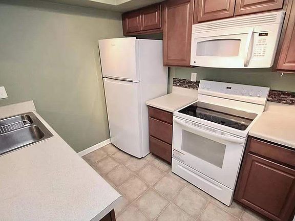 3rd image of 630 Waters Dr