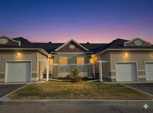 1102 E Clover Close, Carstairs, AB T0M0N0