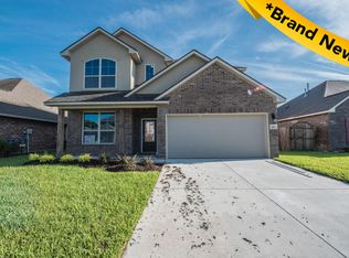 105 Forest Grove Dr, Youngsville, LA 70592