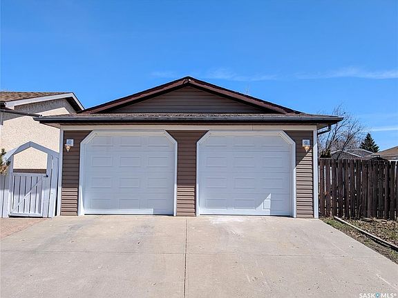 2nd image of 806 Graham ROAD