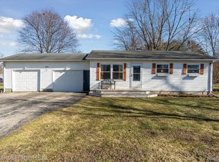 1309 Houston Dr, Swartz Creek, MI 48473