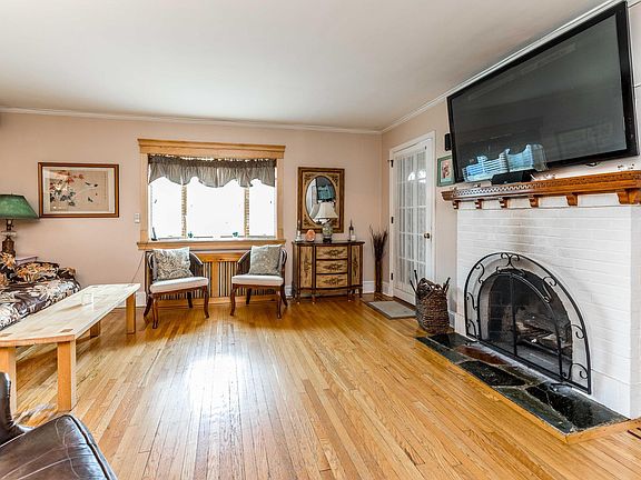3rd image of 1864 Rockville Dr