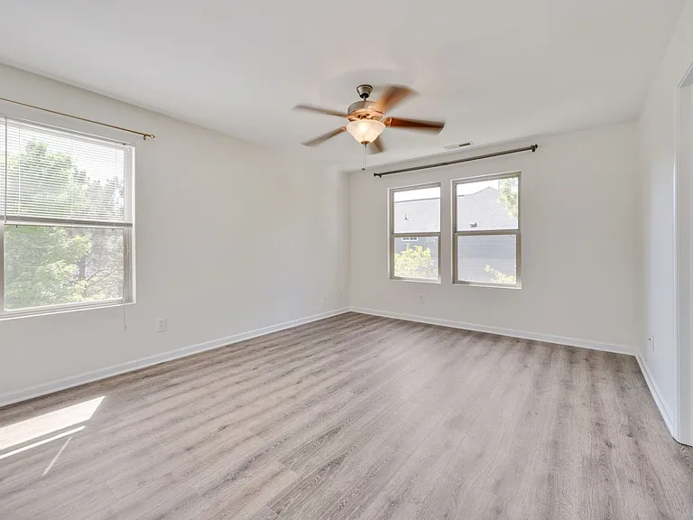 11 Moss Grove Ln — Photo 10